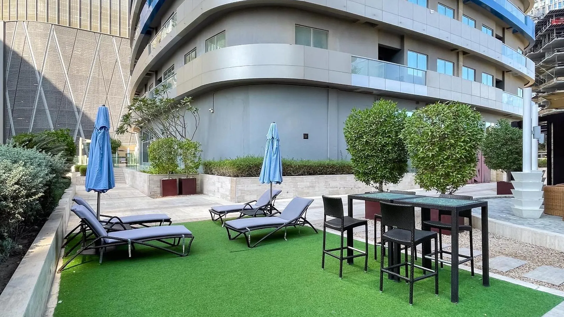 Fancy 3 Bedroom Apartment Right Next To Dubai Mall With Burj View In Downtown Dubai