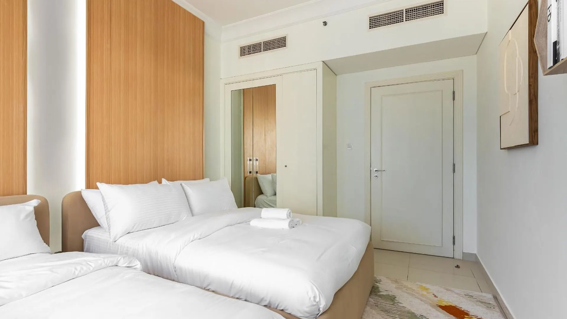 Fancy 3 Bedroom Apartment Right Next To Dubai Mall With Burj View In Downtown Dubai 0*,  United Arab Emirates