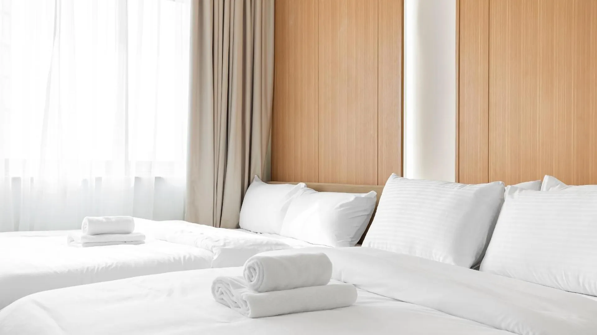Fancy 3 Bedroom Apartment Right Next To Dubai Mall With Burj View In Downtown Dubai