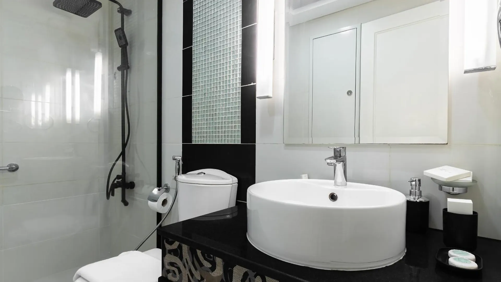 Fancy 3 Bedroom Apartment Right Next To Dubai Mall With Burj View In Downtown Dubai