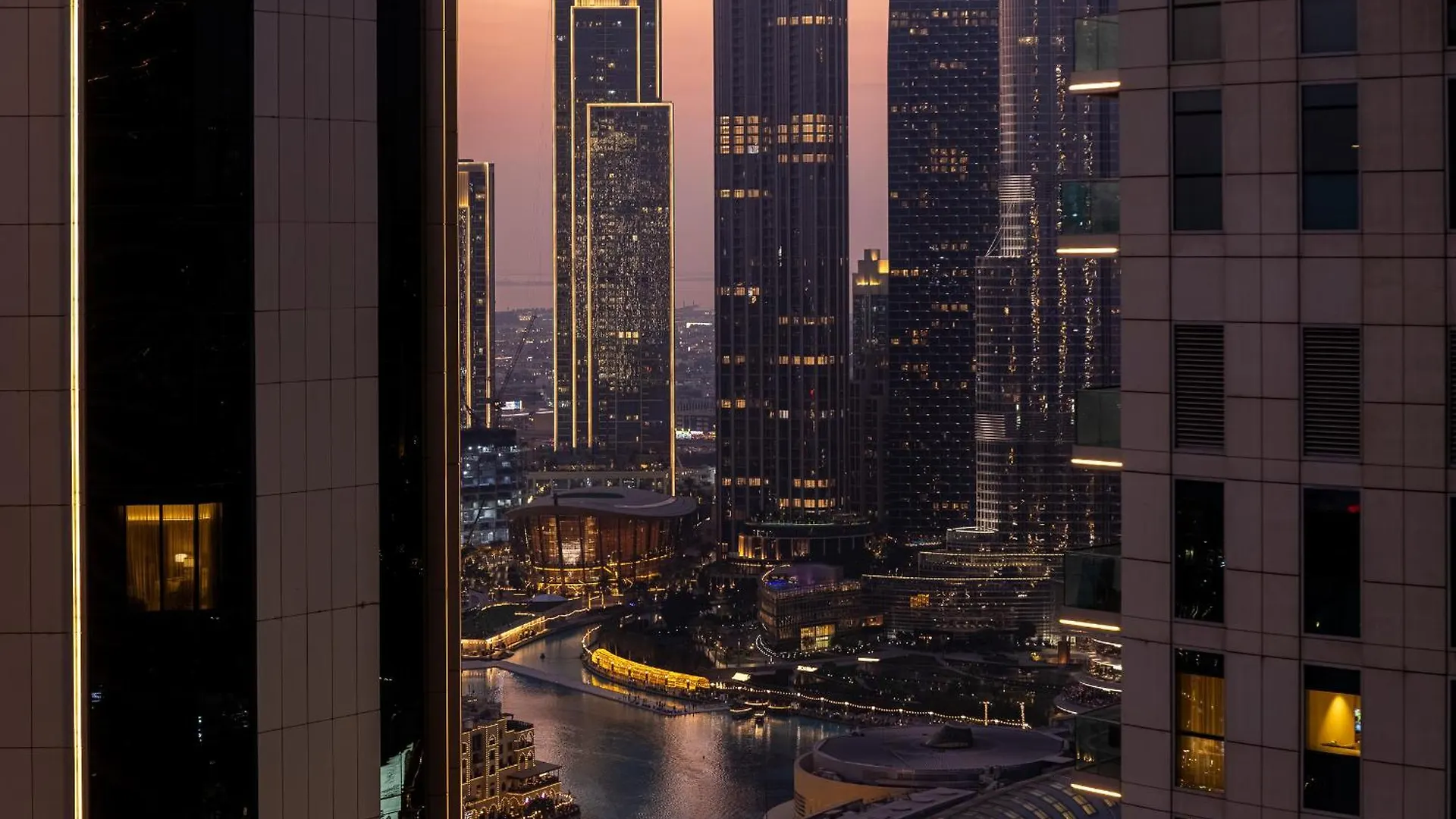 Fancy 3 Bedroom Apartment Right Next To Dubai Mall With Burj View In Downtown Dubai United Arab Emirates