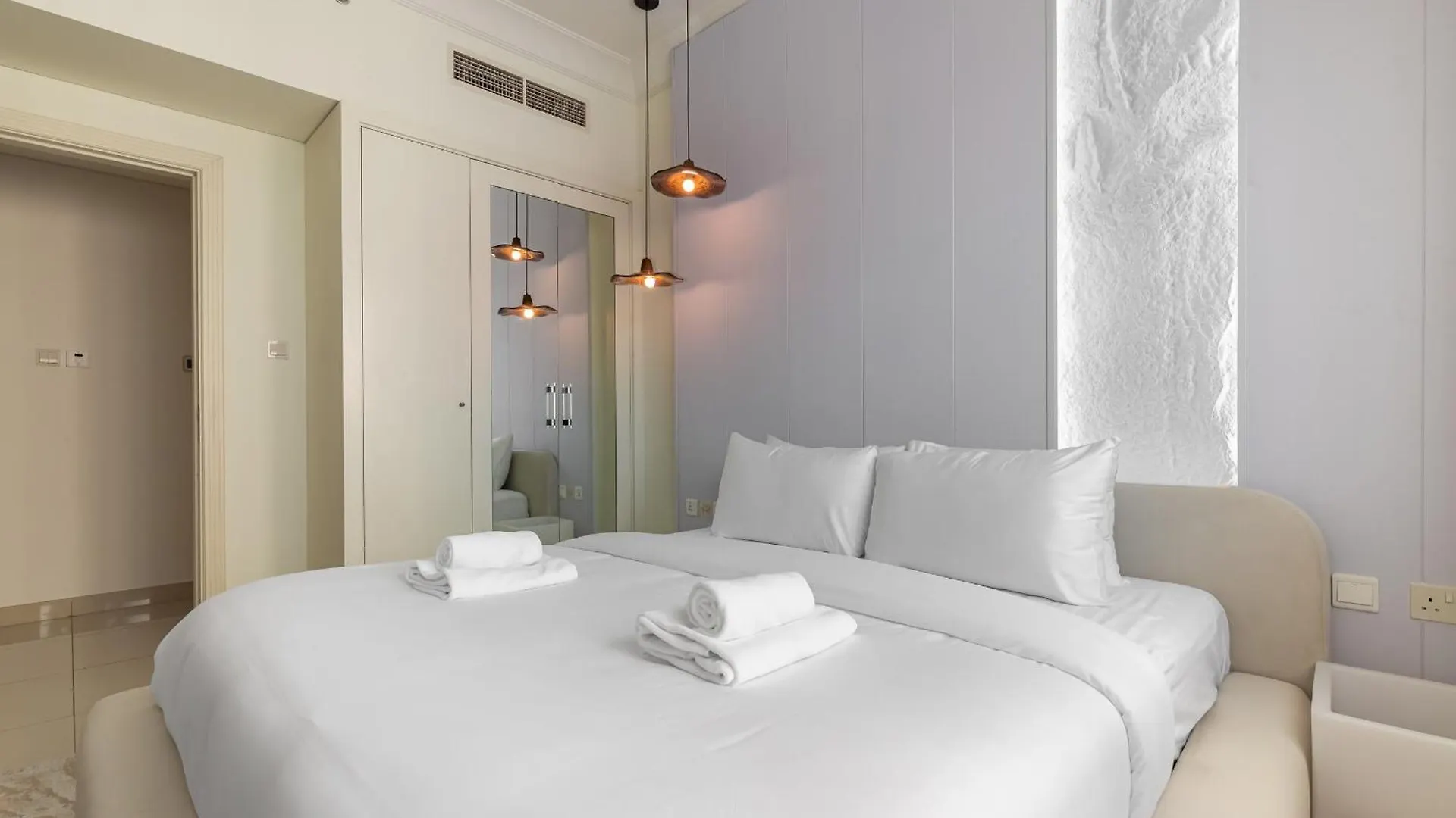 Fancy 3 Bedroom Apartment Right Next To Dubai Mall With Burj View In Downtown Dubai