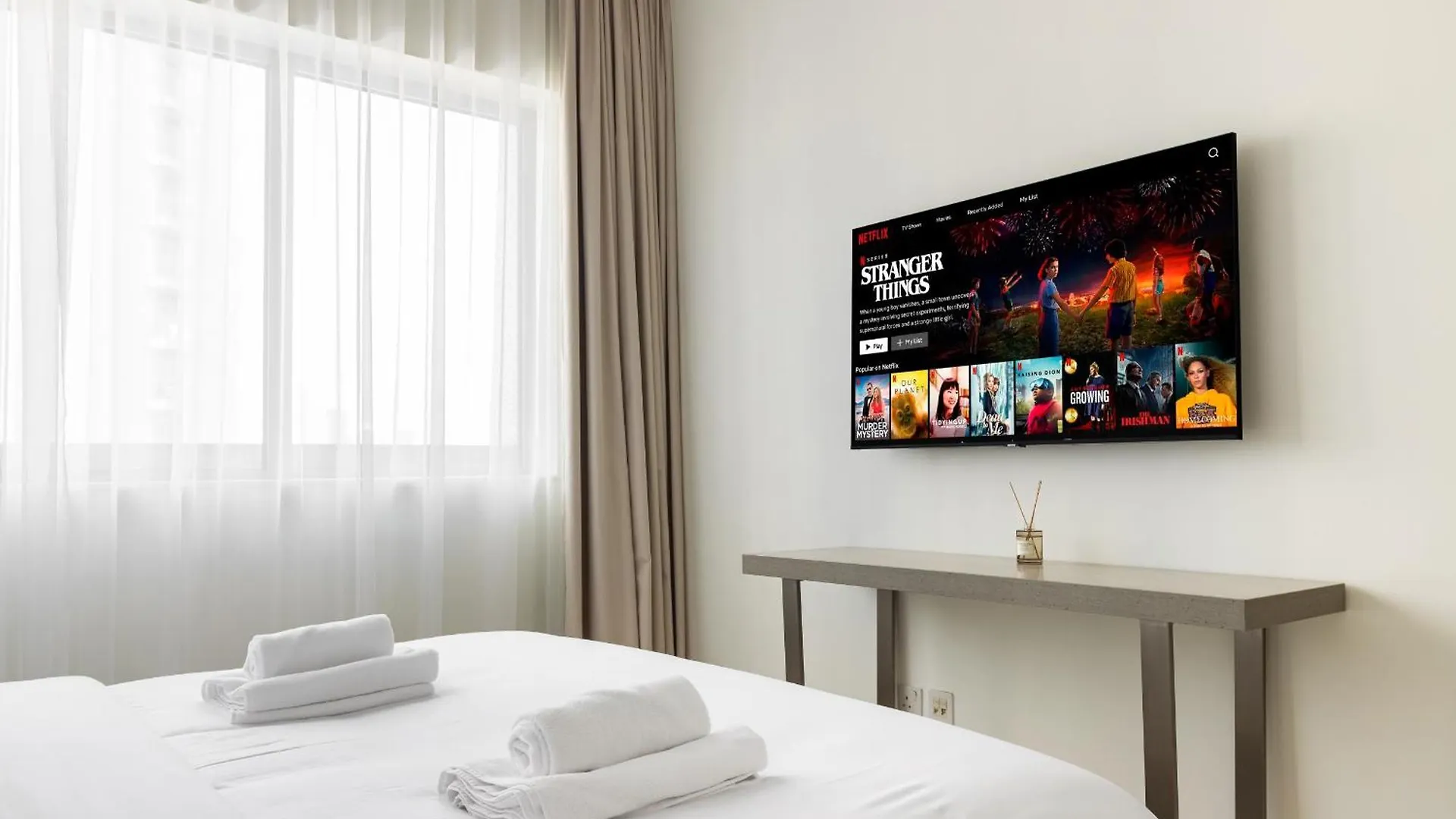 Fancy 3 Bedroom Apartment Right Next To Dubai Mall With Burj View In Downtown Dubai