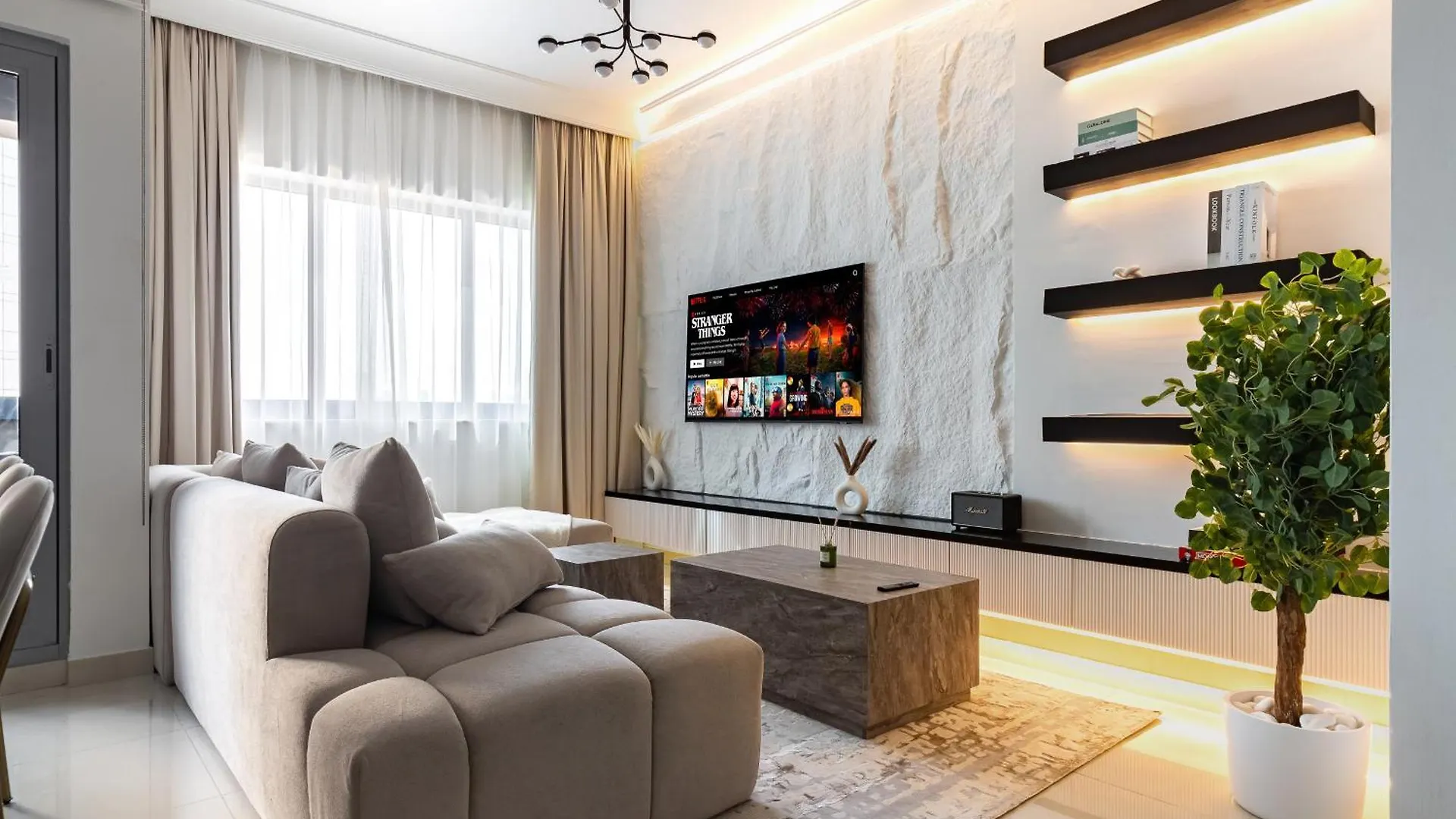 Fancy 3 Bedroom Apartment Right Next To Dubai Mall With Burj View In Downtown Dubai