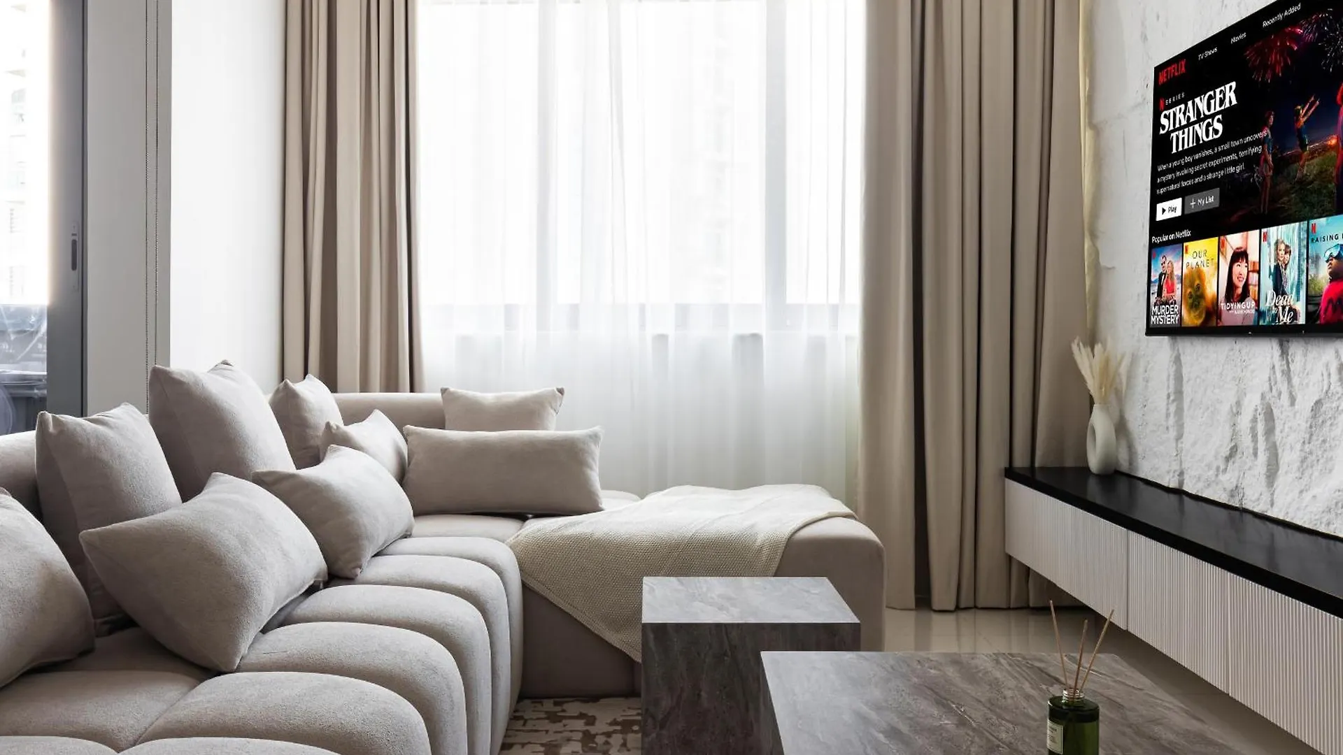 Fancy 3 Bedroom Apartment Right Next To Dubai Mall With Burj View In Downtown Dubai