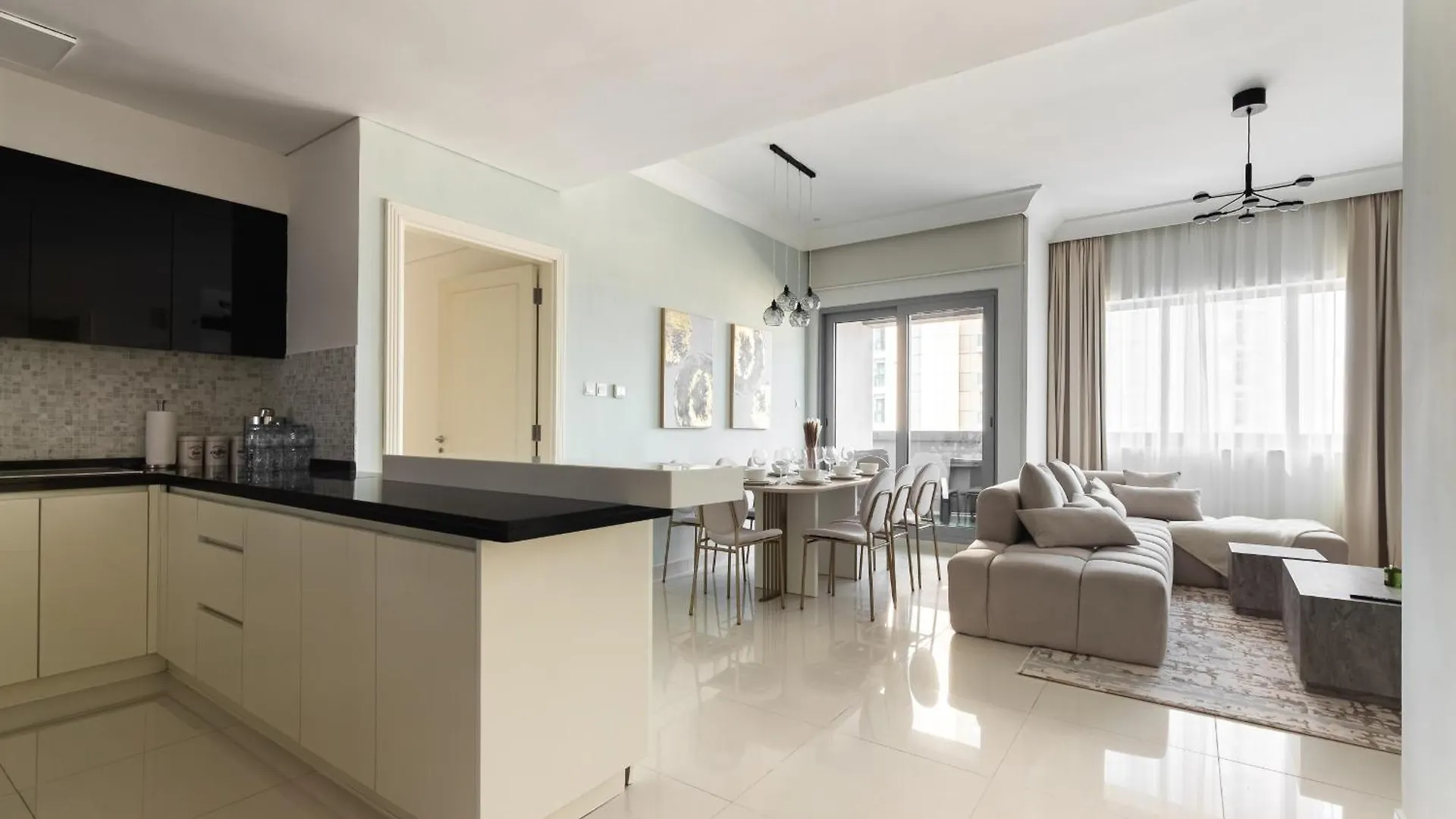 Fancy 3 Bedroom Apartment Right Next To Dubai Mall With Burj View In Downtown Dubai