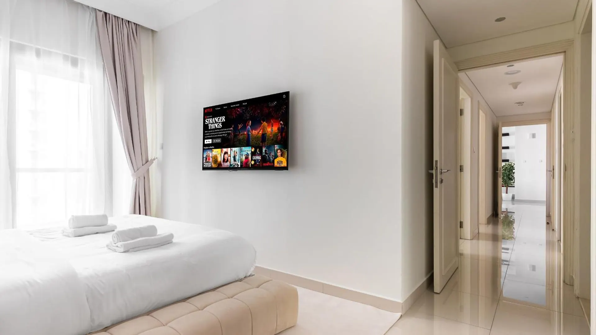Fancy 3 Bedroom Apartment Right Next To Dubai Mall With Burj View In Downtown Dubai