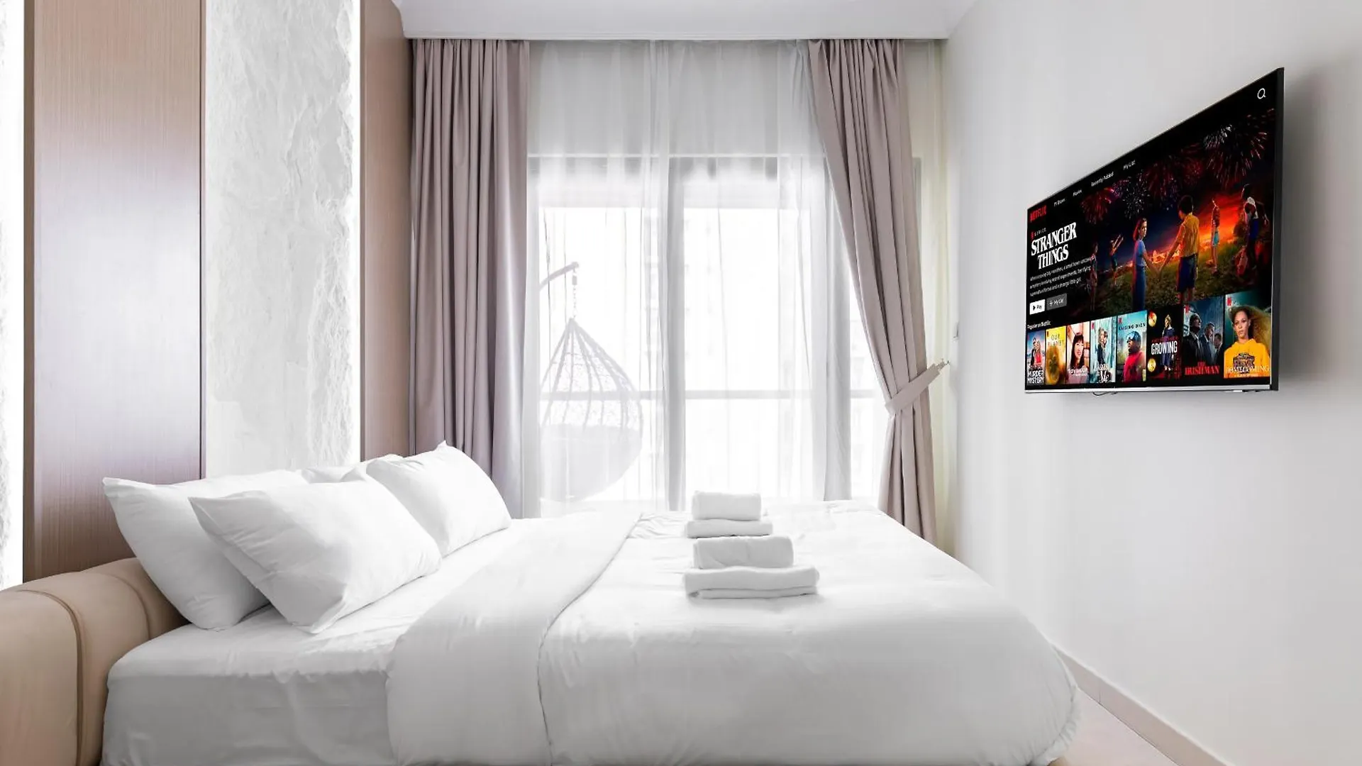 Fancy 3 Bedroom Apartment Right Next To Dubai Mall With Burj View In Downtown Dubai