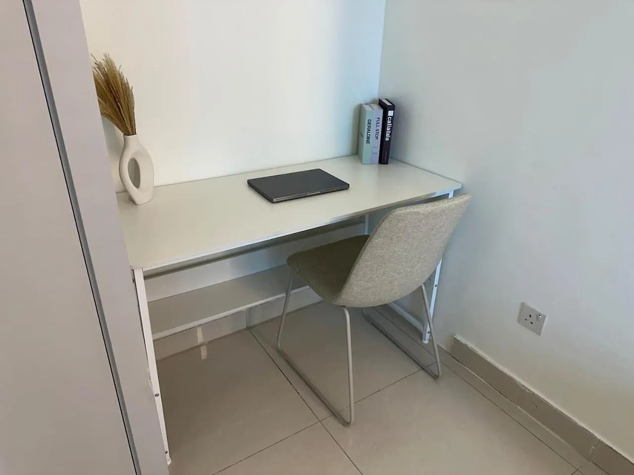 Fancy 3 Bedroom Apartment Right Next To Dubai Mall With Burj View In Downtown Dubai