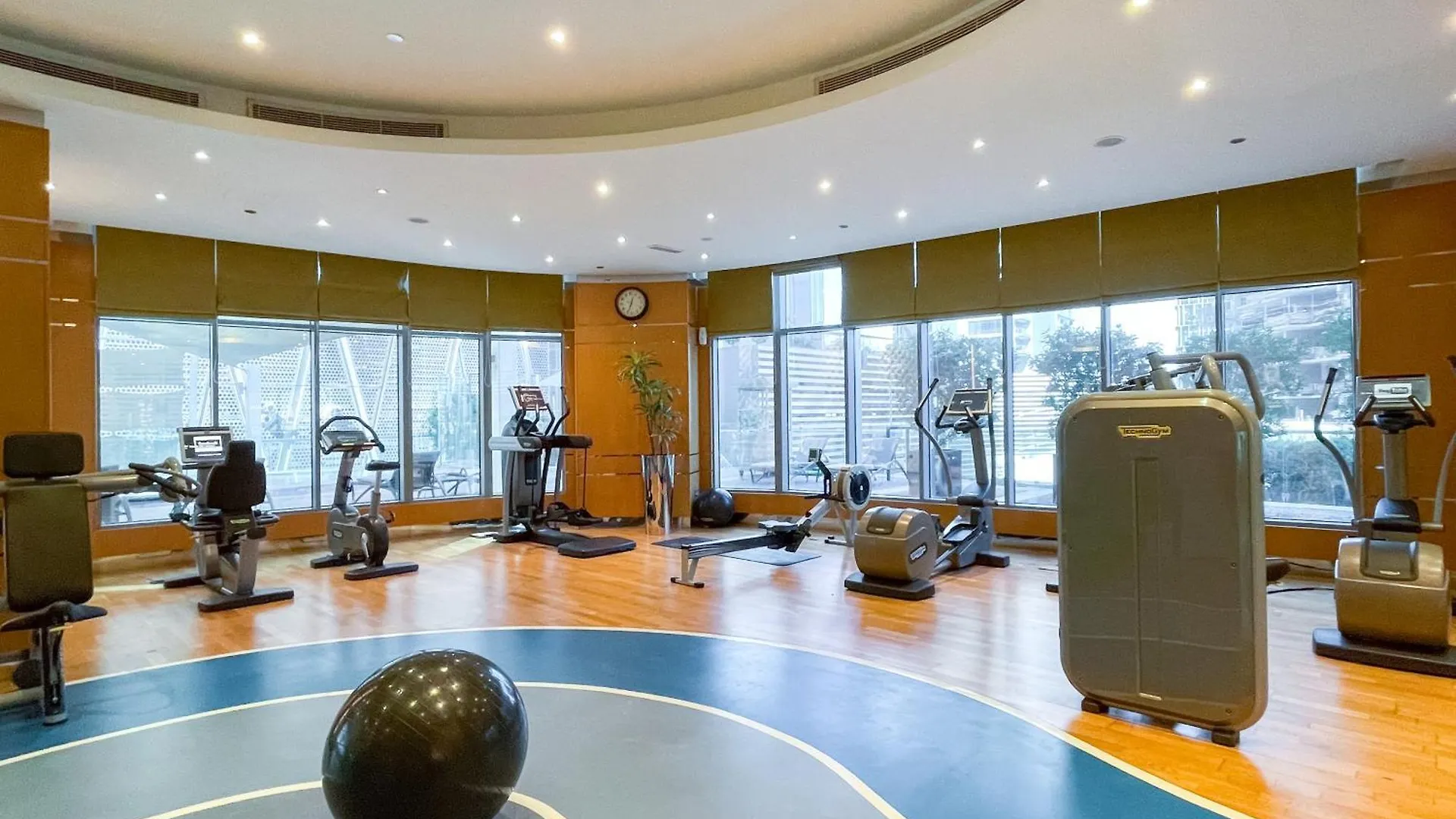 Fancy 3 Bedroom Apartment Right Next To Dubai Mall With Burj View In Downtown Dubaj 0*,  Spojené arabské emiráty
