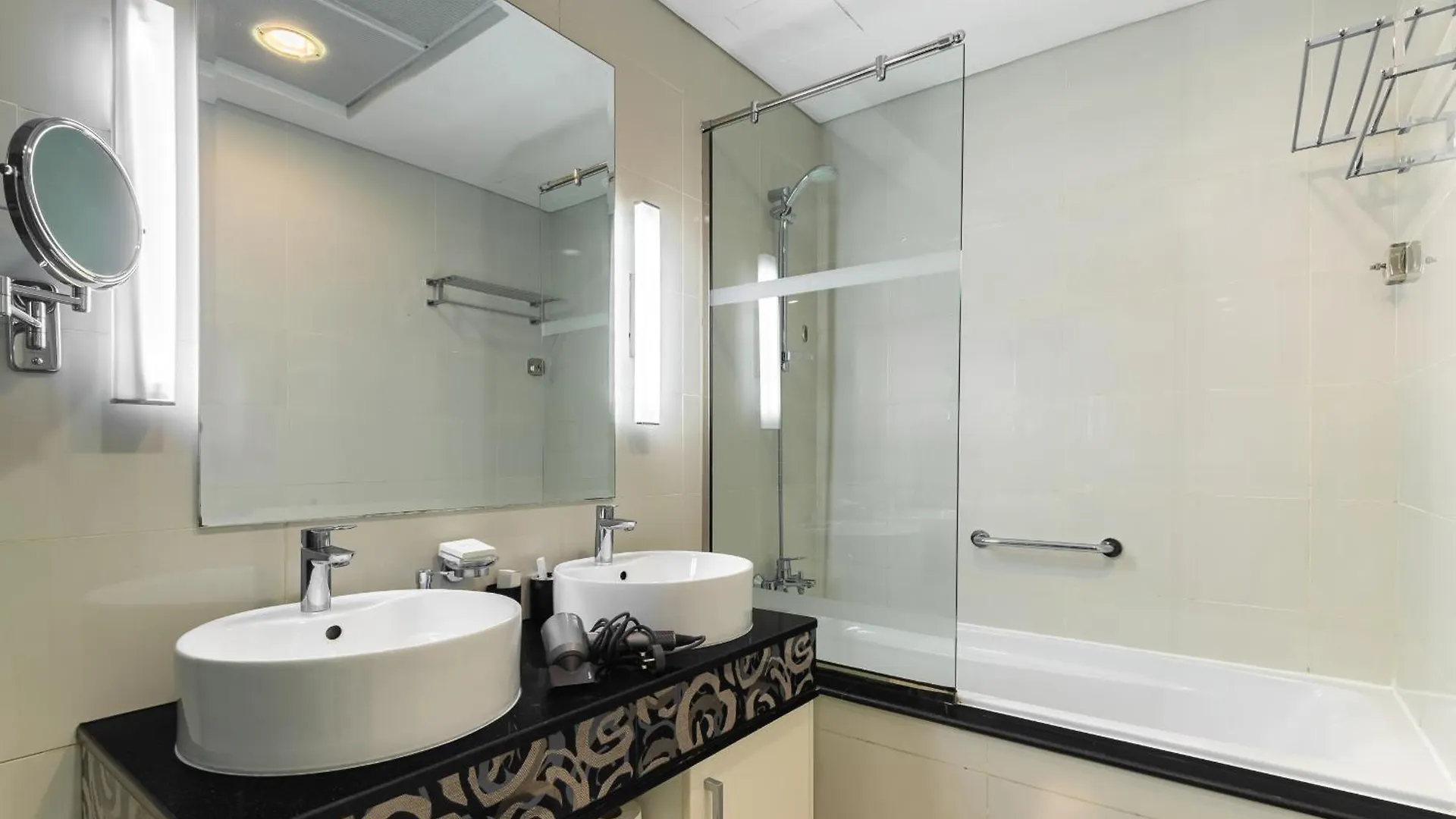 Fancy 3 Bedroom Apartment Right Next To Dubai Mall With Burj View In Downtown Dubaj 0*,